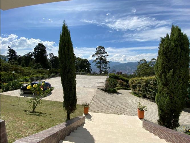 Casa de 5 alcobas en venta en Los Balsos, Medellín, 620 m² · foto 5 de 23