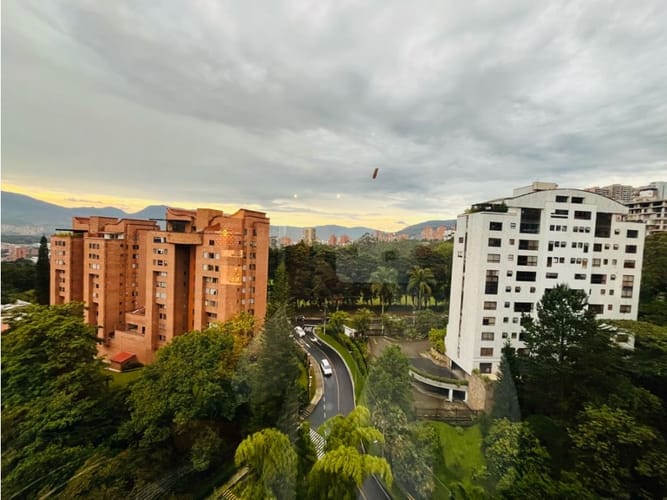 Apartamento de 4 alcobas en venta en El Poblado, Medellín, 157 m² · foto 4 de 24