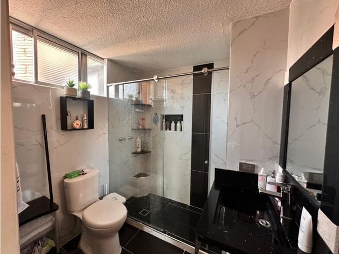 Apartamento de 4 alcobas en venta en Urbanizacion Altos De Torremolinos, Medellín, 250 m² · foto 13 de 24