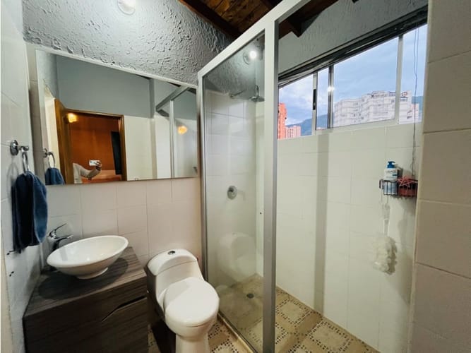 Apartamento de 4 alcobas en venta en El Poblado, Medellín, 157 m² · foto 10 de 24