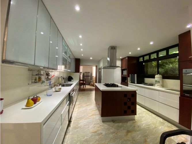 Casa de 5 alcobas en venta en Los Balsos, Medellín, 620 m² · foto 17 de 23
