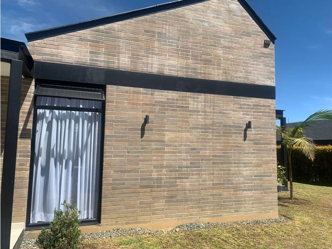 Casa de 4 alcobas en venta en Pantanillo, Medellín, 260 m² · foto 2 de 24