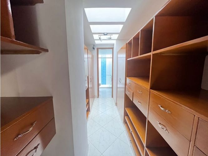 Casa de 3 alcobas en venta en Patio Bonito, Medellín, 261 m² · foto 9 de 21