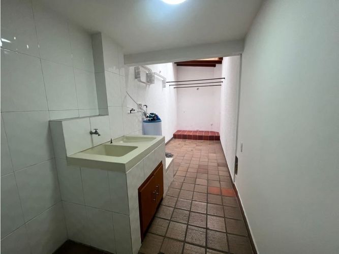 Casa de 3 alcobas en venta en Patio Bonito, Medellín, 261 m² · foto 17 de 21
