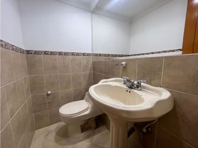 Casa de 3 alcobas en venta en Patio Bonito, Medellín, 261 m² · foto 18 de 21