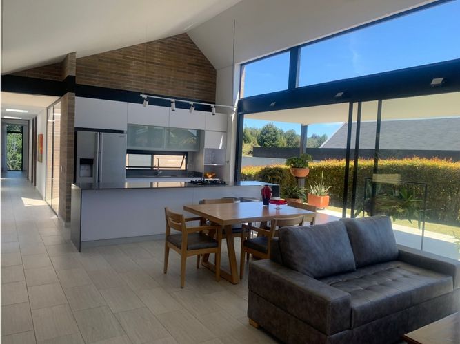 Casa de 4 alcobas en venta en Pantanillo, Medellín, 260 m² · foto 18 de 24