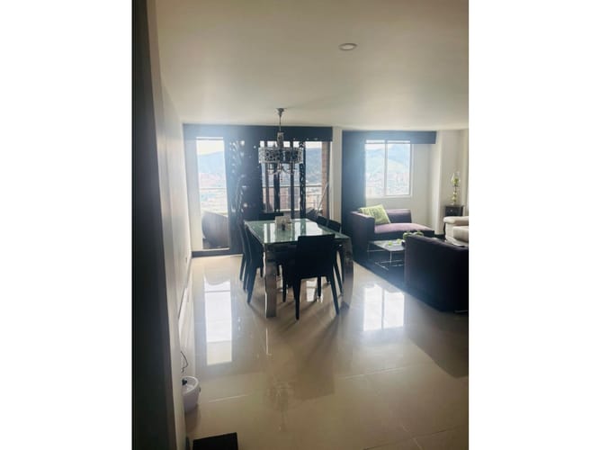 Apartamento de 2 alcobas en venta en San Lucas, Medellín, 127 m² · foto 2 de 18