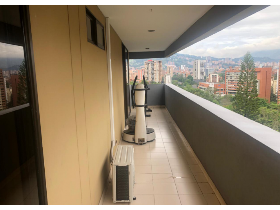 4BR Apartment in El Poblado (300 m²) for Sale - 2