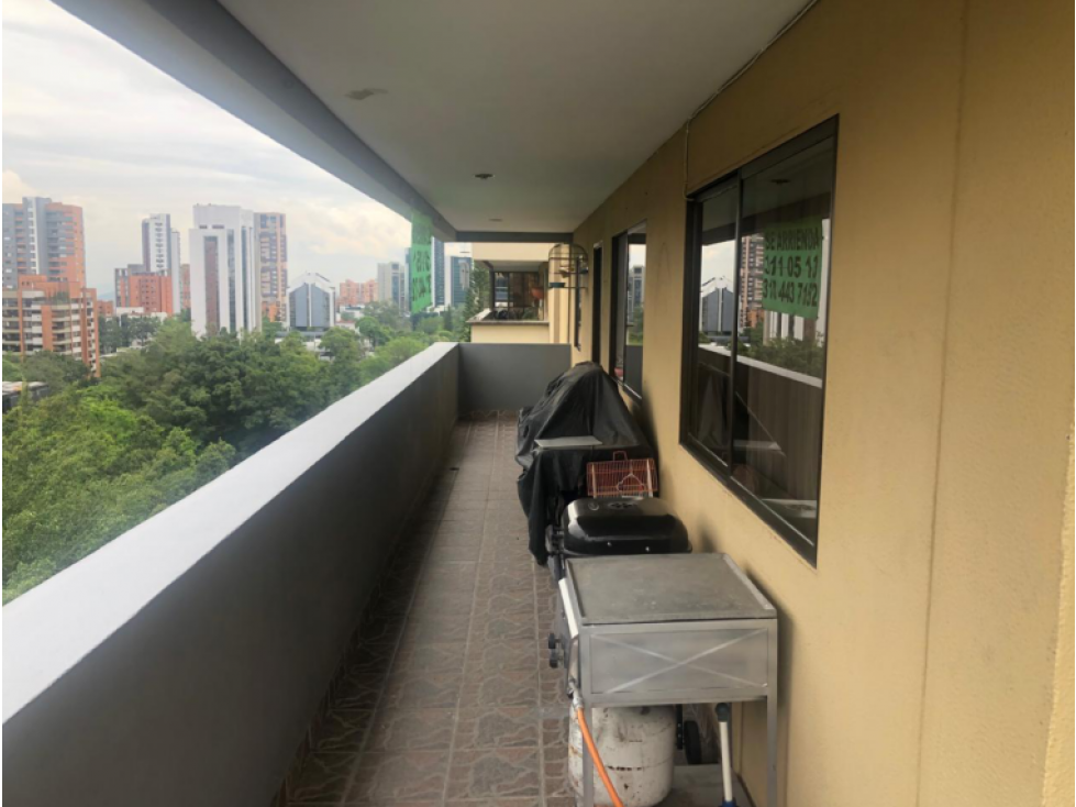 4BR Apartment in El Poblado (300 m²) for Sale - 4