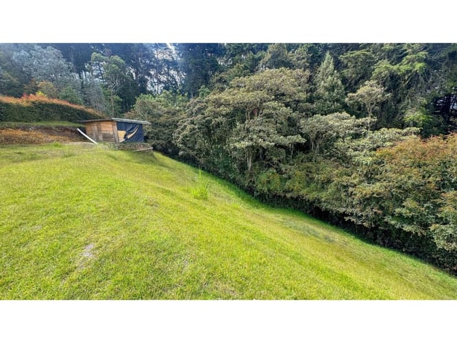 Lote en venta en Las Palmas, Envigado, 2400 m² · foto 5 de 8