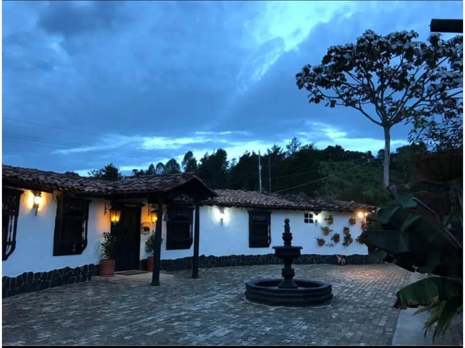 Casa de 4 alcobas en venta en El Retiro, 450 m² · foto 2 de 22