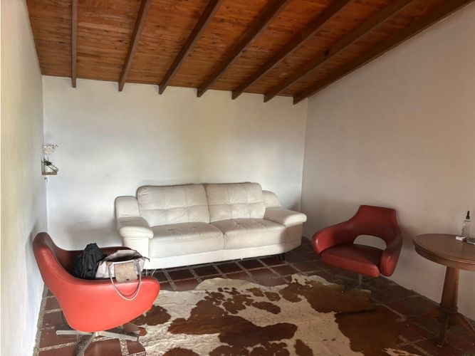 Casa de 3 alcobas en venta en El Porvenir, Guarne, 130 m² · foto 4 de 12