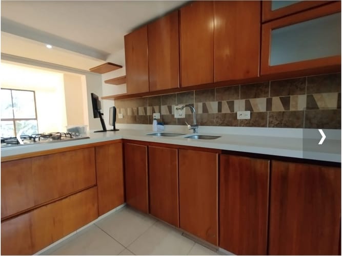 Apartamento de 3 alcobas en venta en El Poblado, Medellín, 203 m² · foto 4 de 15