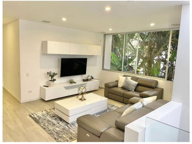Casa de 4 alcobas en venta en El Poblado, Medellín, 650 m² · foto 9 de 11