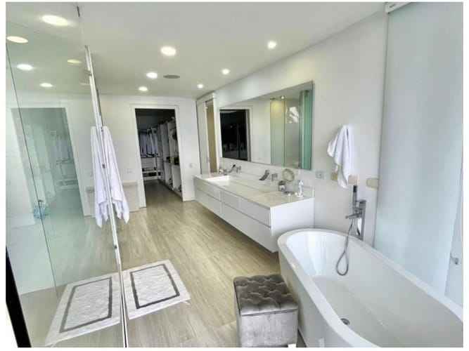 Casa de 4 alcobas en venta en El Poblado, Medellín, 650 m² · foto 10 de 11