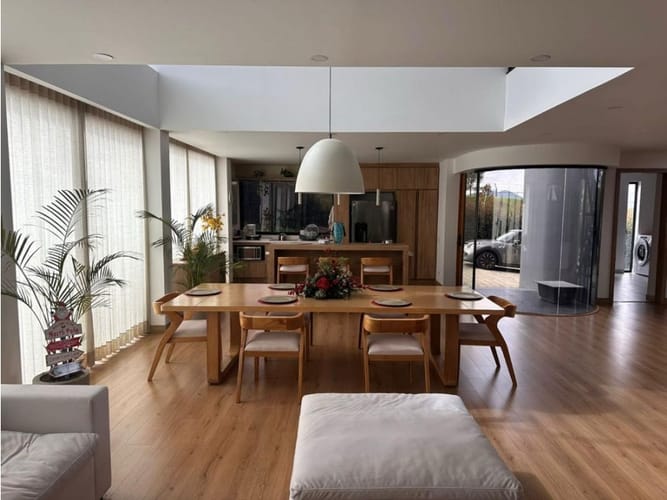 Casa de 3 alcobas en venta en Las Palmas, Envigado, 1414 m² · foto 2 de 24