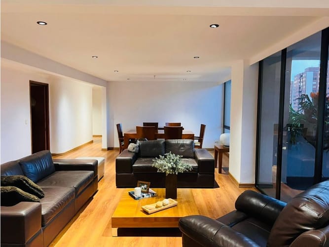 Apartamento de 4 alcobas en venta en San Lucas, Medellín, 212 m² · foto 2 de 23