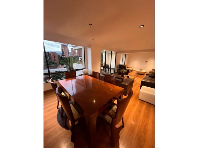 Apartamento de 4 alcobas en venta en San Lucas, Medellín, 212 m² · foto 8 de 23