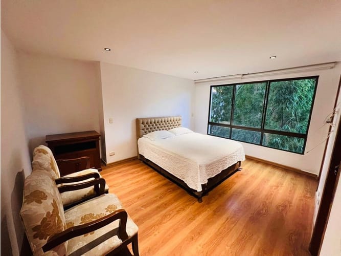 Apartamento de 4 alcobas en venta en San Lucas, Medellín, 212 m² · foto 10 de 23