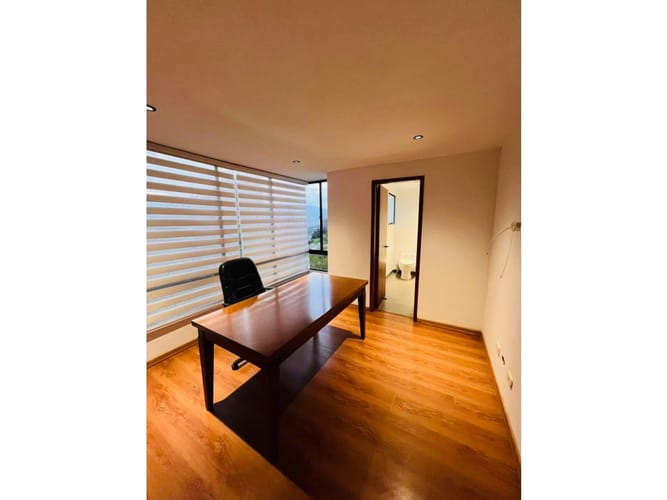 Apartamento de 4 alcobas en venta en San Lucas, Medellín, 212 m² · foto 12 de 23
