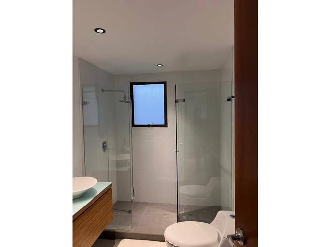 Apartamento de 4 alcobas en venta en San Lucas, Medellín, 212 m² · foto 13 de 23