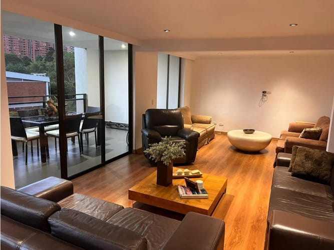Apartamento de 4 alcobas en venta en San Lucas, Medellín, 212 m² · foto 20 de 23