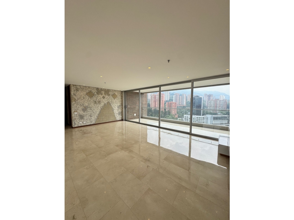 4BR Apartment in El Poblado (205 m²) for Sale - 2