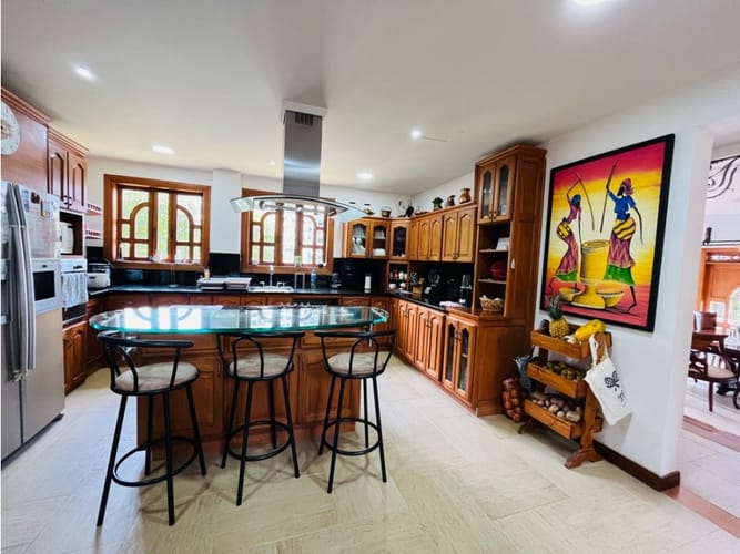Casa de 4 alcobas en venta en Vereda La Doctora, Sabaneta, 611 m² · foto 6 de 24