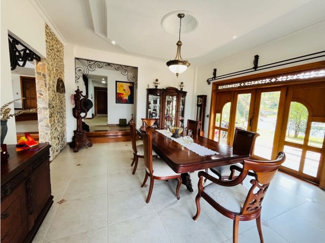 Casa de 4 alcobas en venta en Vereda La Doctora, Sabaneta, 611 m² · foto 10 de 24