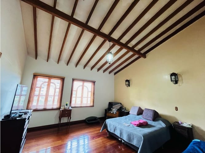 Casa de 4 alcobas en venta en Vereda La Doctora, Sabaneta, 611 m² · foto 11 de 24