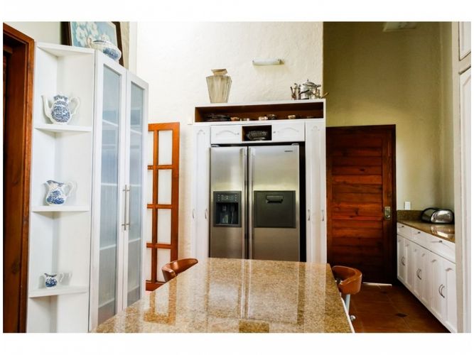 Casa de 4 alcobas en venta en El Poblado, Envigado, 654 m² · foto 4 de 19