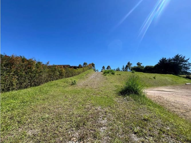 Lote en venta en Cabeceras De Llanogrande, Rionegro, 7902 m² · foto 2 de 10