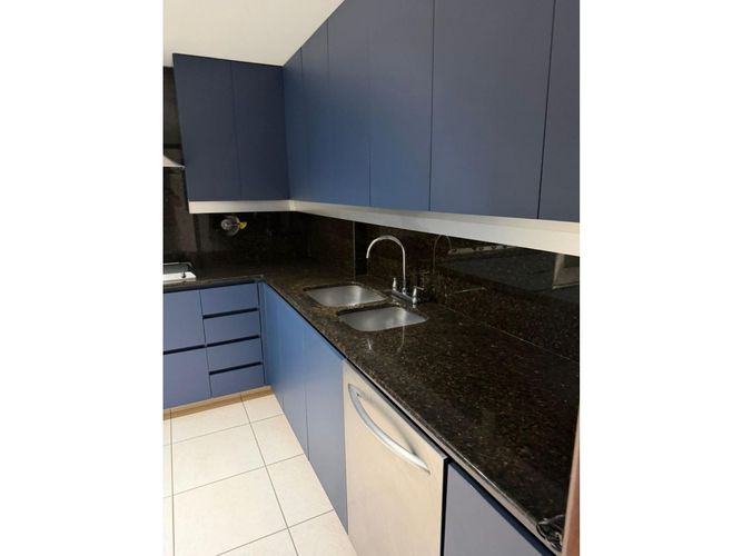 Apartamento de 3 alcobas en venta en Las Lomas, Medellín, 230 m² · foto 3 de 24