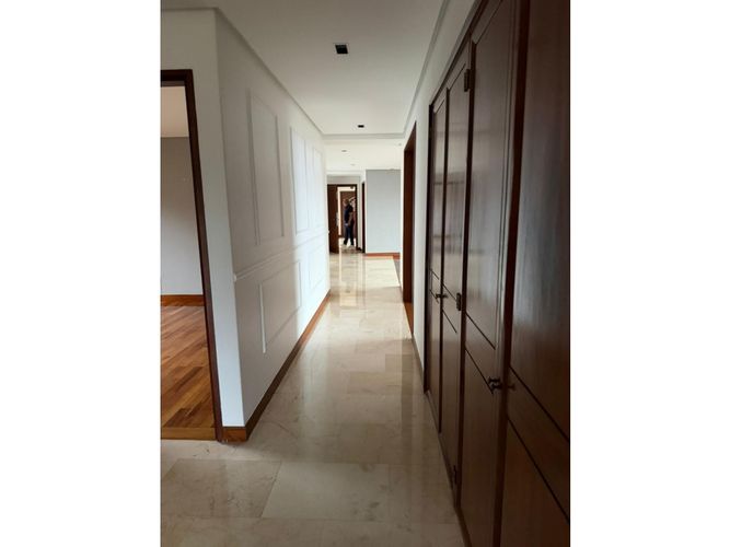Apartamento de 3 alcobas en venta en Las Lomas, Medellín, 230 m² · foto 5 de 24