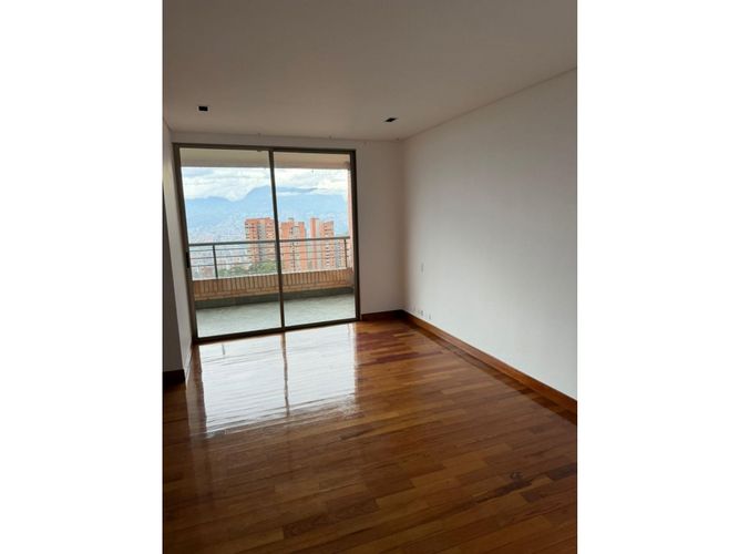 Apartamento de 3 alcobas en venta en Las Lomas, Medellín, 230 m² · foto 14 de 24