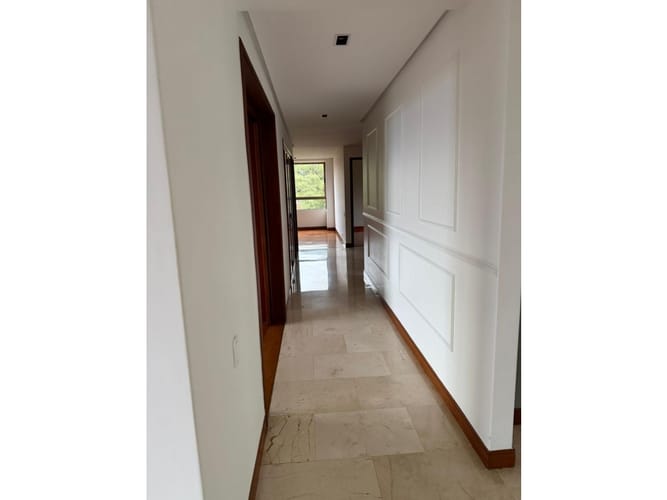 Apartamento de 3 alcobas en venta en Las Lomas, Medellín, 230 m² · foto 17 de 24