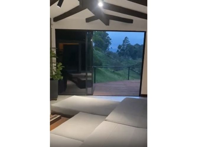 Casa de 3 alcobas en venta en San Antonio De Pereira, Rionegro, 350 m² · foto 4 de 17
