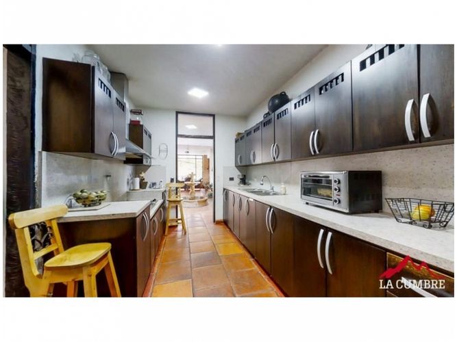 Casa de 6 alcobas en venta en Estadio, Medellín, 580 m² · foto 6 de 18