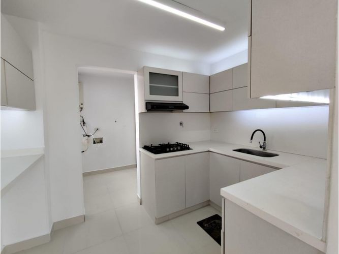 Apartamento en venta en El Poblado, Medellín · foto 3 de 24