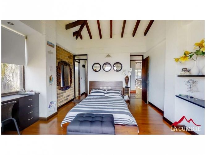 Casa de 6 alcobas en venta en Estadio, Medellín, 580 m² · foto 10 de 18