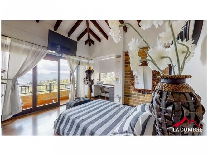Casa de 6 alcobas en venta en Estadio, Medellín, 580 m² · foto 11 de 18