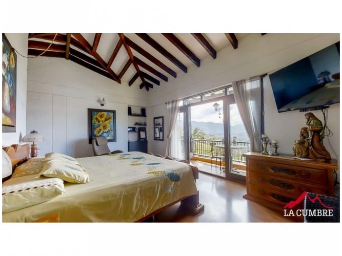 Casa de 6 alcobas en venta en Estadio, Medellín, 580 m² · foto 13 de 18