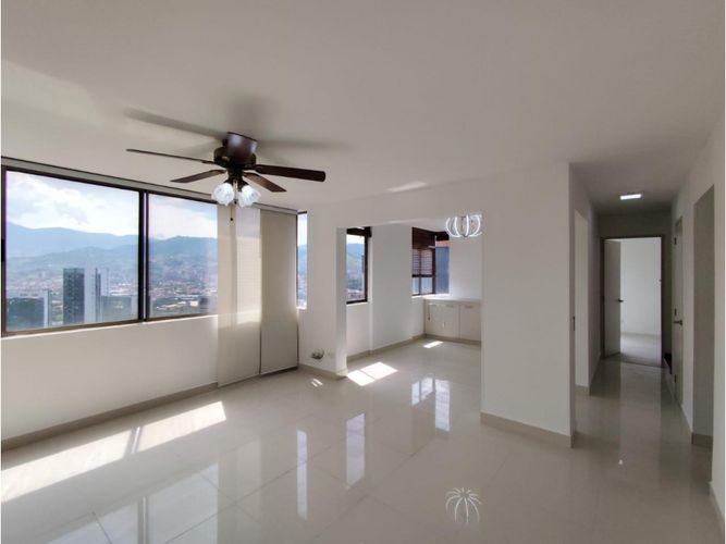 Apartamento en venta en El Poblado, Medellín · foto 12 de 24
