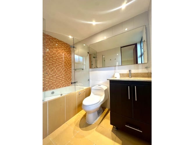 Apartamento en venta en El Poblado, Medellín · foto 10 de 20