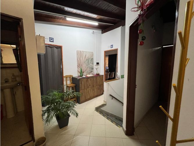 Casa de 5 alcobas en venta en Laureles, Medellín, 167 m² · foto 2 de 14