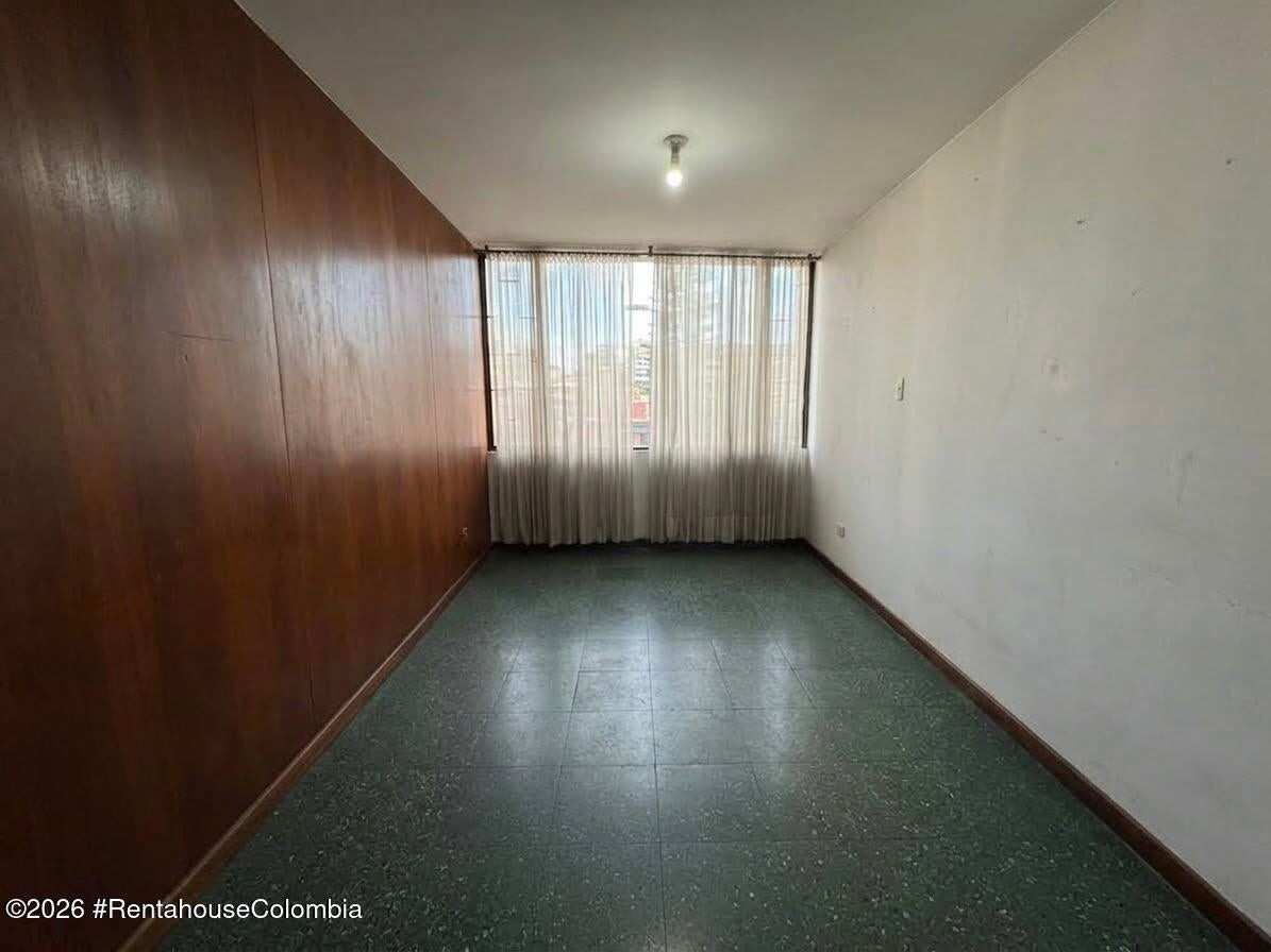 Apartamento en venta en La Esmeralda, Bogotá · foto 8 de 17
