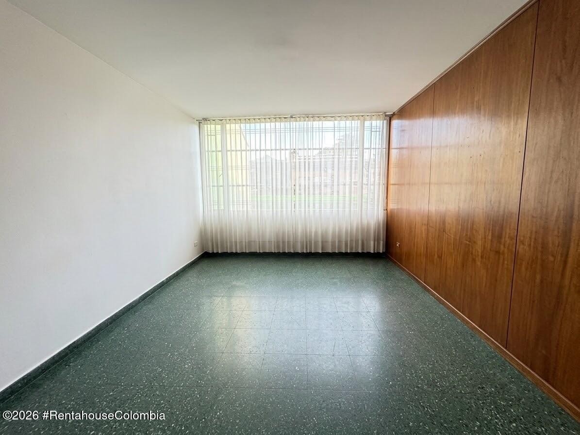 Apartamento en venta en La Esmeralda, Bogotá · foto 7 de 17