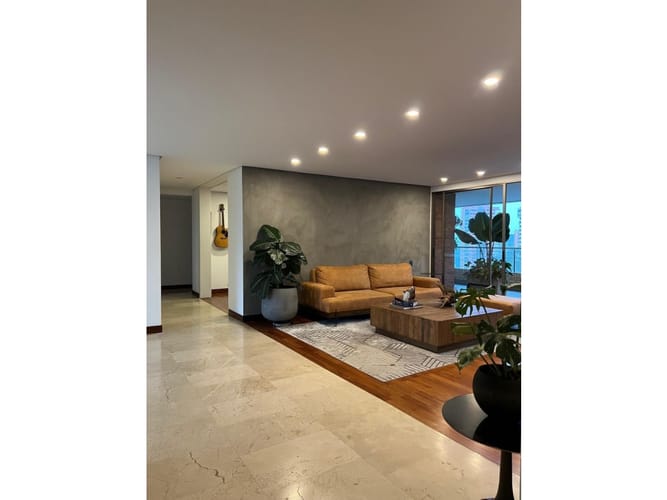 Apartamento de 3 alcobas en venta en San Lucas, Medellín, 243 m² · foto 3 de 24