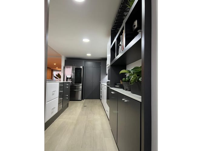 Apartamento de 3 alcobas en venta en San Lucas, Medellín, 243 m² · foto 6 de 24