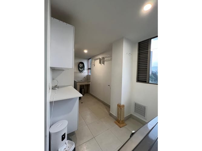 Apartamento de 3 alcobas en venta en San Lucas, Medellín, 243 m² · foto 7 de 24
